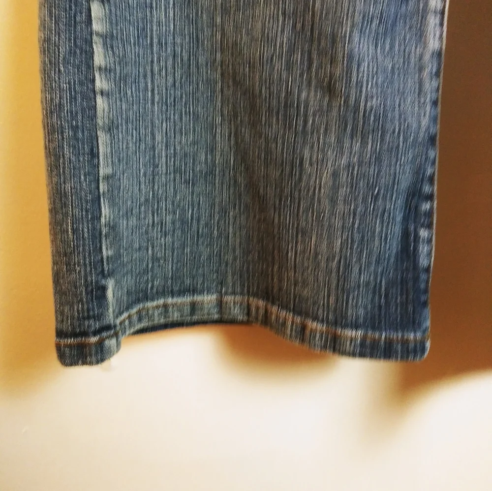 Zana DI Jeans acid wash wide leg Embroidered Floral design Size 20